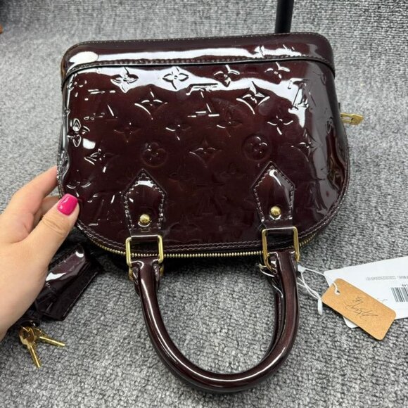 LOUIS VUITTON Alma BB Amarante Monogram Vernis Handbag 799-082125 - Picture 3 of 16